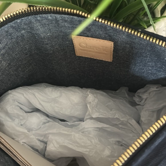 Clare V . sac Bretella Pertorated Suede Crossbody bag - Picture 8 of 16